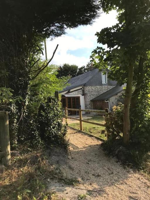 Les 4 Seasons, Agreable Gite Avec Terrasse Et Jardin La Croix Bigot Exterior foto