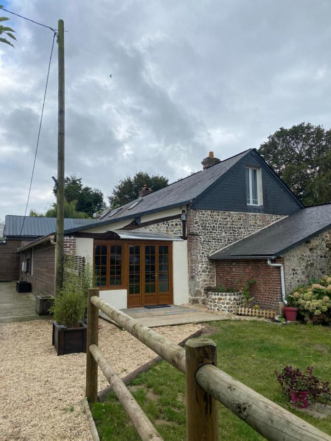 Les 4 Seasons, Agreable Gite Avec Terrasse Et Jardin La Croix Bigot Exterior foto